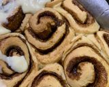 Foto langkah ke 7 dari resep Cinnamon Rolls with Cream Cheese Sauce.