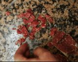Foto del paso 1 de la receta: Espinacas con pasas y piñones