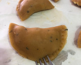 Foto del paso 5 de la receta: Masa de empanadillas en mambo