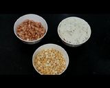A picture of step 1 of Papad poha chivda.
