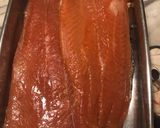 Foto del passaggio 12 della ricetta Salmone affumicato di Natale fatto in casa