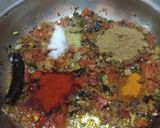 A picture of step 3 of Patle Aloo ki sabji.