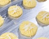 Foto langkah ke 4 dari resep Crunchy cheese cookies.