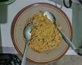 Foto langkah ke 4 dari resep Omelet mie.