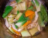 Foto langkah ke 6 dari resep Sup Bihun Bening Pelangi.