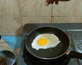 Foto langkah ke 4 dari resep Telur ceplok teflon.