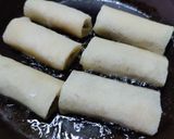 Foto langkah ke 2 dari resep Lumpia Cokelat Keju.