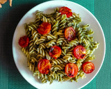 Foto del paso 7 de la receta: Pasta al pesto con tomate 🍅 Sin gluten🌿