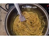 A picture of step 7 of Crunchy Besan Seviyan.