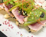 Foto del paso 8 de la receta: Tataki de lomo de atún con soja, ajoblanco, kimchee.... 🔥🔥🔥