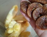 A picture of step 2 of Banana injeer shake.