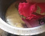 जास्वंदीचा चहा (jaswandicha chai recipe in marathi) रेसिपी स्टेप 2 फोटो 