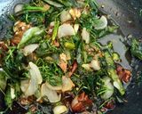 A picture of step 1 of Coriander chutney.