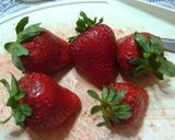 Foto del paso 1 de la receta: Yogurt (heladitos con frutilla)