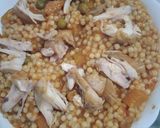 صورة لخطوة 2 من وصفة عيش بالدجاج والشحمة 😋😋