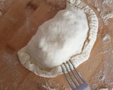 Foto del passaggio 5 della ricetta Calzoni ripieni 🤤😋🙂