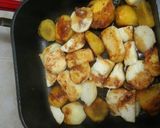 Foto del paso 1 de la receta: Omelette de queso con papas y boneatos al horno