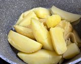 صورة لخطوة 3 من وصفة بطاطا بوريه (البطاطا المهروسة)