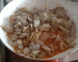 Foto del paso 1 de la receta: Salteado de verdura y pencas con surimi, mejillones y pavo