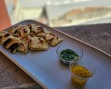 Foto del paso 6 de la receta: Salsitas con pan pita de muzzarella para tu previa del asado!