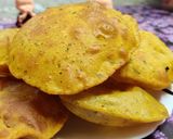 A picture of step 3 of Jowar Puri.