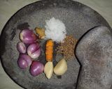 Foto langkah ke 2 dari resep Ikan Nila Goreng Bumbu Kuning.