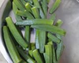भरवा तवा भिन्ड़ी (Bharwan Tawa Bhindi recipe in Hindi) रेसिपी चरण 1 फोटो