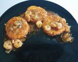 Foto del paso 10 de la receta: Merluza en salsa con gambitas