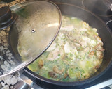 Foto del paso 7 de la receta: Merluza en salsa verde con almejas y gambas 🦐