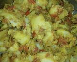 आलू टमाटर की सूखी सब्जी (aloo tamatar ki sukhi sabzi recipe in Hindi) रेसिपी चरण 3 फोटो