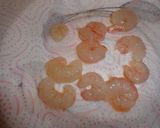 Foto del paso 1 de la receta Tortilla de calabacín y gambitas