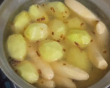 A picture of step 4 of Mashed matoke and beef stew.
