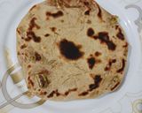 A picture of step 4 of Sattu and green onion paratha.