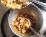 A picture of step 2 of Sabudana Apple pudding.
