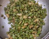 A picture of step 2 of Gawar aur aloo ki sabji.