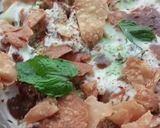 A picture of step 6 of Dahi Phulki+Papri Chana Chat 😋😋😋.