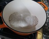 Foto del paso 2 de la receta: Pan sin amasar (no knead bread) cocinado en el horno en cacerola de hierro