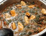 Foto del paso 5 de la receta: Potaje de garbanzos con espinacas y mejillones