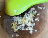 รูปขั้นตอนการทำที่ 1 ของ ผัดดอกหอมใส่ตับ🧄🫚🥬