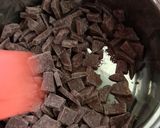 Foto del paso 2 de la receta: Bombones de chocolate rellenos de reducción de ponche