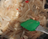 Foto del paso 10 de la receta: 🍜 Tallarines (noodles) con pollo 🐔 y salsa de miel 🍯 y mostaza