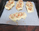 Foto del paso 5 de la receta: Pan pizza de solomillo, jamón serrano, zanahoria y aceitunas
