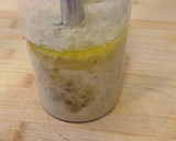 Foto del paso 3 de la receta: Vinagreta de alcaparras y miel con almendras