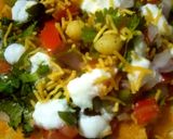 A picture of step 4 of Dahi Ragda Puri Chaat.