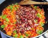 A picture of step 5 of Multicolored Beans with Rice.