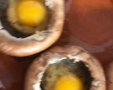 Foto del paso 2 de la receta: Champiñones Portobello rellenos de huevo de codorniz y queso feta griego
