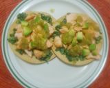 Foto del paso 5 de la receta: Tostadas de salmón con kale y aguacate