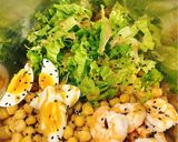 Hình bước làm 3 của món Salad tôm - đậu gà