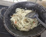 Foto langkah ke 4 dari resep Tumis Pepaya Muda.