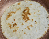 Foto del paso 5 de la receta: Fajita de tortilla con champiñones y jamón 😋